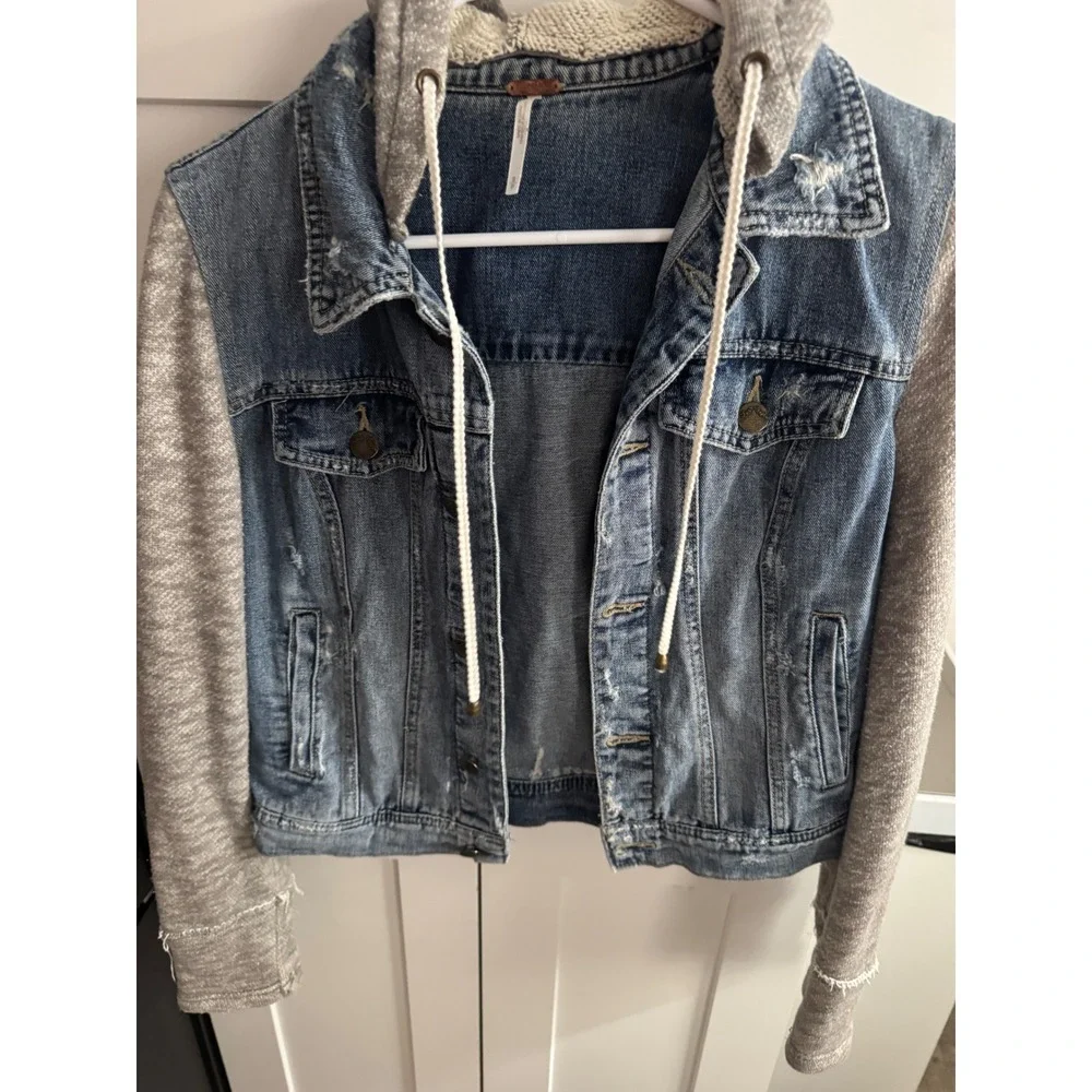 Free People Denim Hooded Jacket Blue Distressed Mixed‎ Media Knit Sleeve Small
